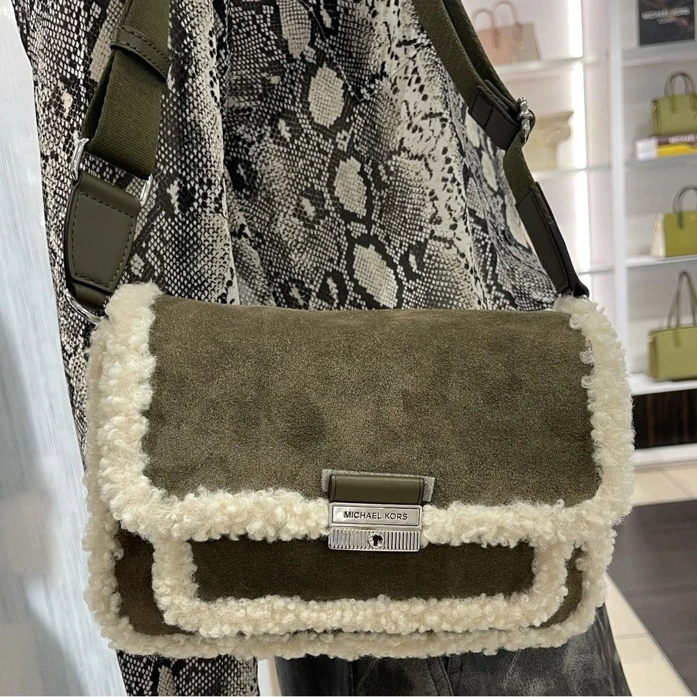 MICHAEL KORS Bradshaw Medium Suede and Faux Shearling Messenger Bag Olive  NWT